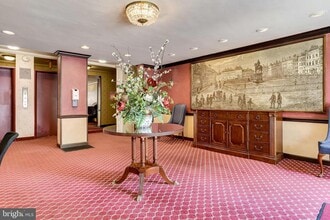 1200 S Arlington Ridge Rd in Arlington, VA - Building Photo - Building Photo