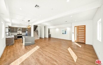 5641 Riverton Ave in Los Angeles, CA - Building Photo - Building Photo