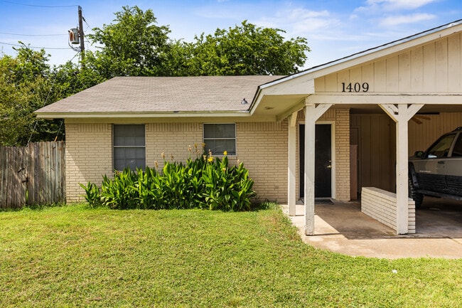 property at 1409 Paseo Del Oro