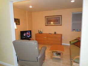 3211 N 9th St, Unit B in Tacoma, WA - Foto de edificio - Building Photo