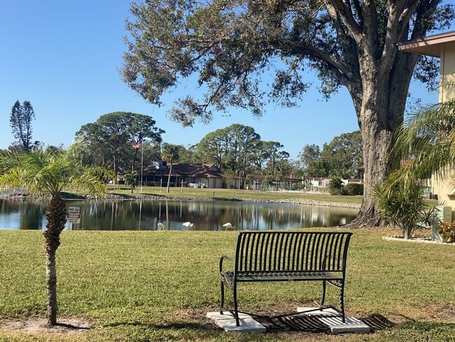 4433 Narraganset Trail in Sarasota, FL - Building Photo - Building Photo