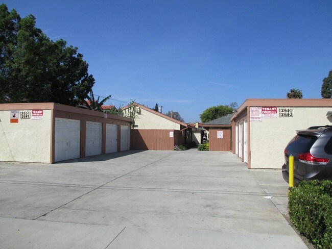 12641-12651 Lorna St in Garden Grove, CA - Building Photo - Building Photo