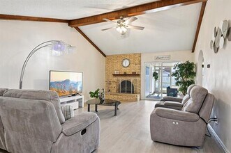 2106 Avalon Ln in Arlington, TX - Building Photo - Building Photo