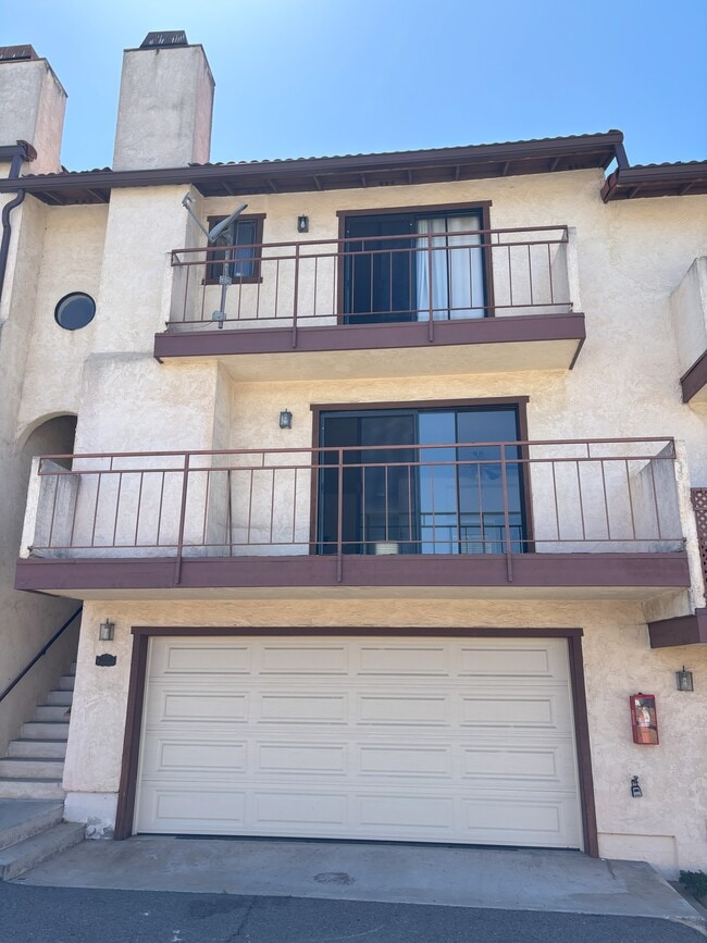 717 Franklin Ln in Vista, CA - Building Photo - Building Photo