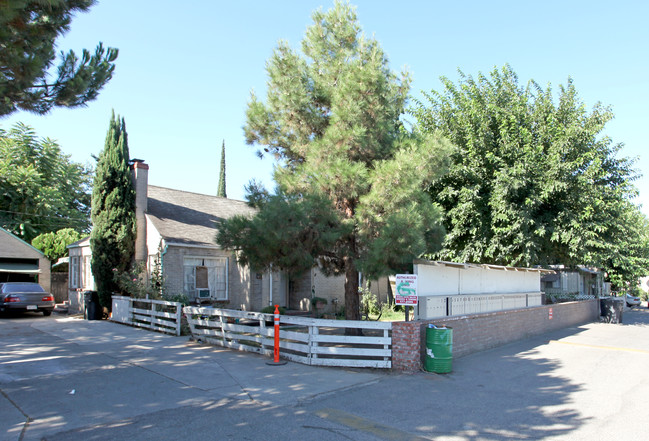 Modern Trailer Park in Modesto, CA - Building Photo - Building Photo