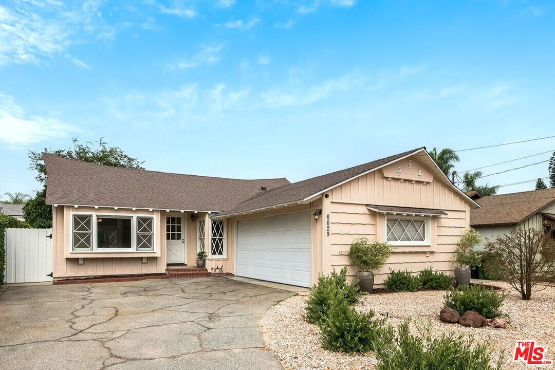 6629 Sunnyslope Ave in Los Angeles, CA - Building Photo