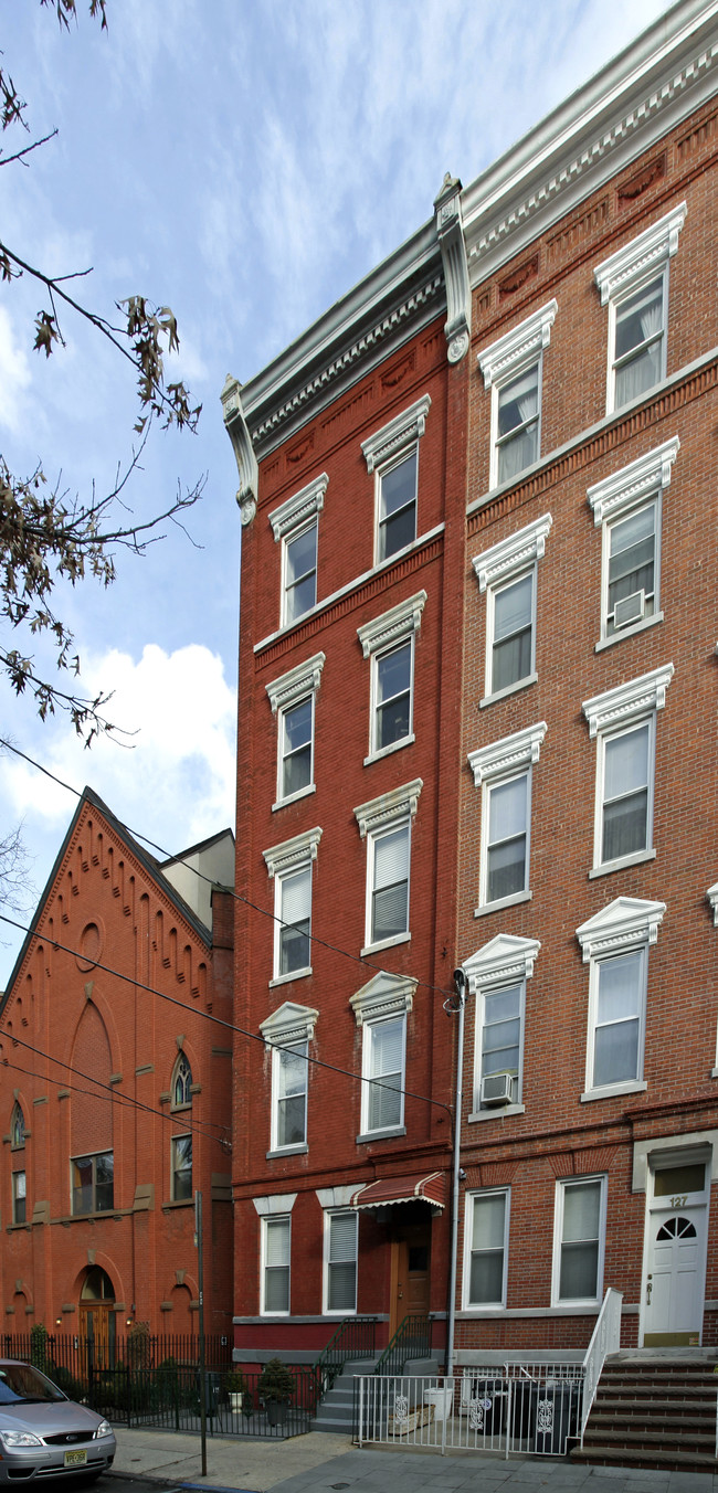 129 Garden St in Hoboken, NJ - Building Photo - Building Photo