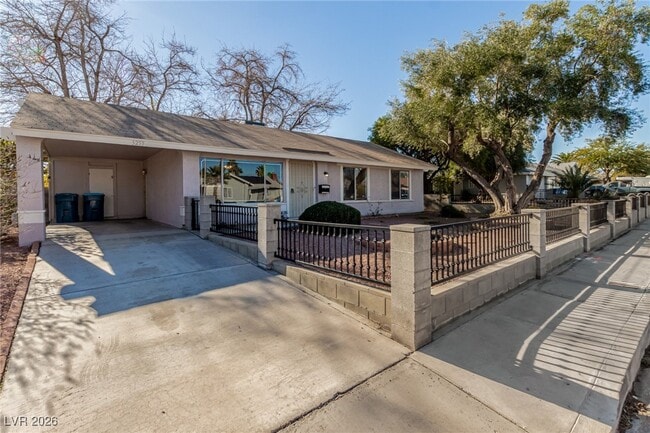5255 Stampa Ave in Las Vegas, NV - Building Photo - Building Photo