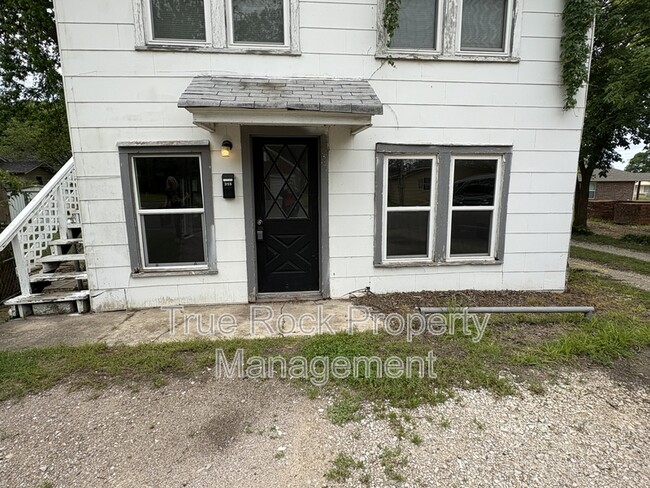 property at 315 S Stonewall Ave