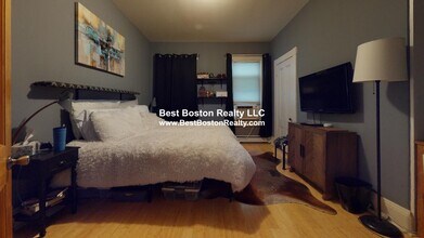 206 Somerville Ave in Somerville, MA - Building Photo - Building Photo