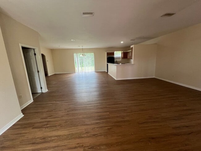 2585 Yuma Ave in North Port, FL - Building Photo - Building Photo