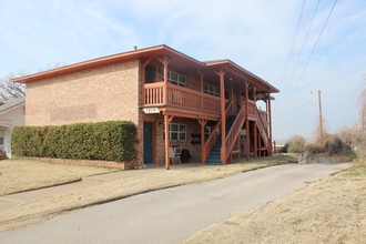 Norvell Park Apartments in Tulsa, OK - Foto de edificio - Building Photo