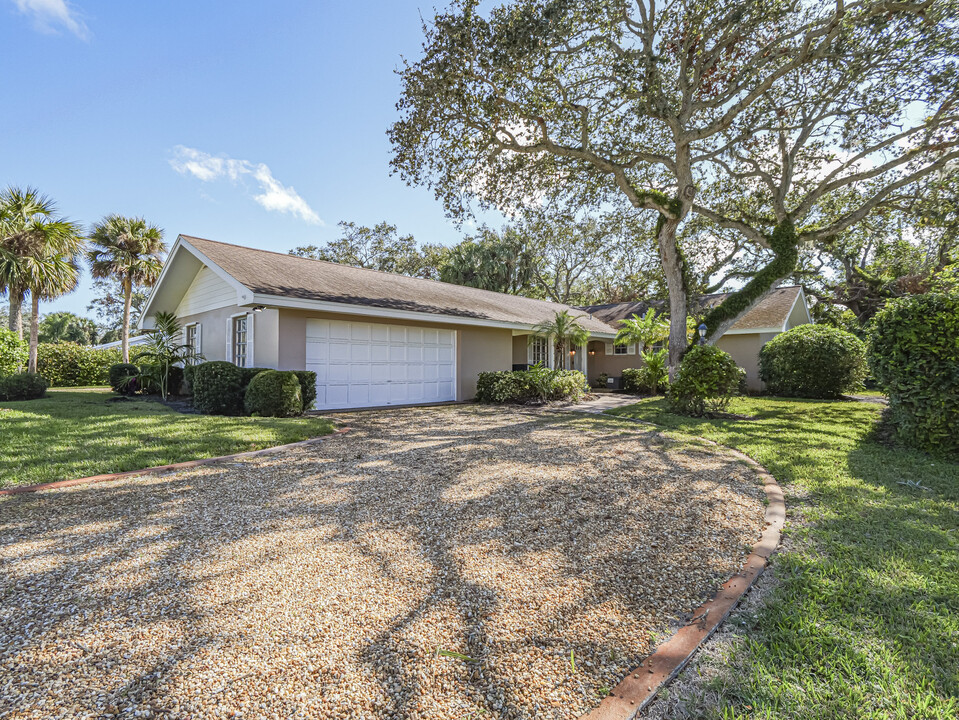 386 Greytwig Rd in Vero Beach, FL - Building Photo