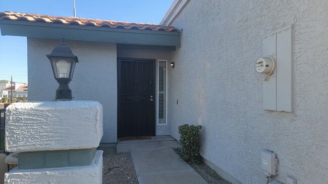 8627 N Shadow Ln in Peoria, AZ - Foto de edificio - Building Photo