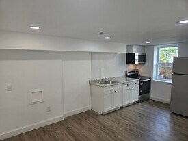 909 Fairview Ave, Unit Basement in Takoma Park, MD - Building Photo