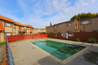 Rio Vista Apartments in Bakersfield, CA - Foto de edificio - Building Photo