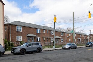18715 Baisley Blvd in Saint Albans, NY - Building Photo