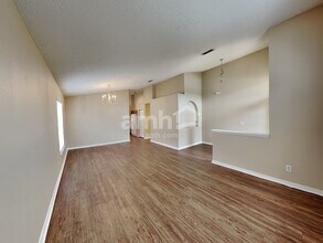 1110 Bluegrass Dr in Groveland, FL - Foto de edificio - Building Photo