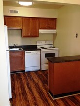 Chapel Lake Apartments in Virginia Beach, VA - Foto de edificio - Building Photo