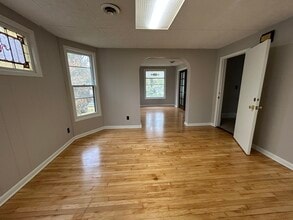 512 8th Ave NE, Unit 512 8th Ave NE Unit 2 in Minneapolis, MN - Building Photo - Building Photo