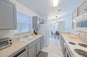 3620 Candia Ave in North Port, FL - Foto de edificio - Building Photo