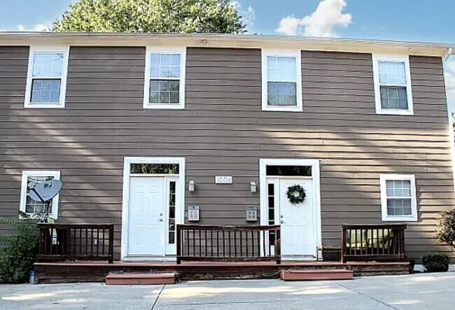 property at 1006 E 61st St