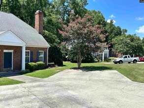 911 Hulon Ln in West Columbia, SC - Building Photo - Building Photo