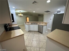 1706 Kismet Pkwy E in Cape Coral, FL - Building Photo - Building Photo