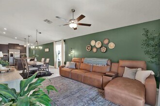 5538 Blue Azure Dr in Wimauma, FL - Building Photo - Building Photo