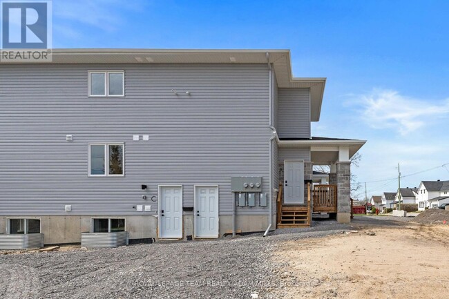 203 Teskey St in Mississippi Mills, ON - Building Photo - Building Photo