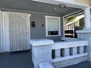 1157 W 2nd St in San Pedro, CA - Foto de edificio - Building Photo