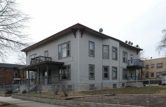 2120-2122 14th Ave S in Minneapolis, MN - Building Photo - Building Photo