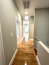 85 Pearl St, Unit 3 in Somerville, MA - Foto de edificio - Building Photo