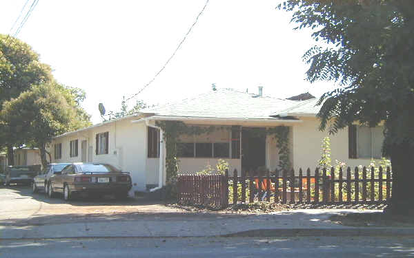 696 Dutton Ave in Santa Rosa, CA - Building Photo - Building Photo