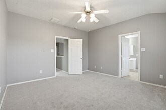 13084 Peppergate Ln in Houston, TX - Building Photo - Building Photo