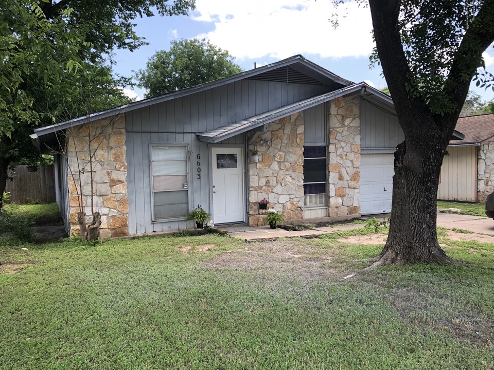 6603 Branchwood Dr in Austin, TX - Building Photo