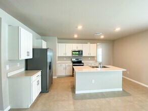 2864 Coral Cir in Ft. Myers, FL - Building Photo - Building Photo