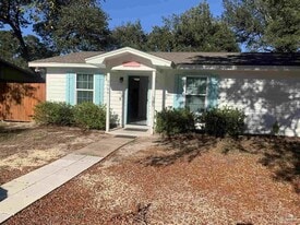 2864 Villa Woods Cir in Gulf Breeze, FL - Building Photo