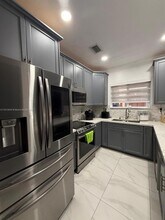 239 SE 31st Terrace in Homestead, FL - Building Photo - Building Photo