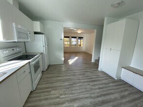 11213-11251 51 St NW in Edmonton, AB - Building Photo - Building Photo