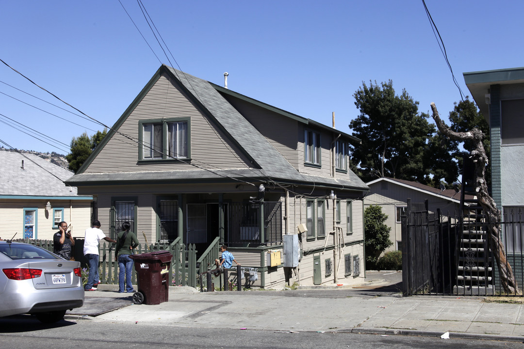 3142 Coolidge Ave in Oakland, CA - Foto de edificio