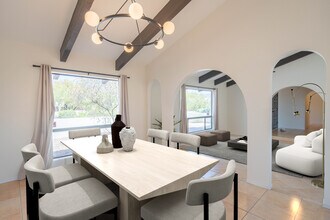 12215 E Palomino Rd in Scottsdale, AZ - Foto de edificio - Building Photo
