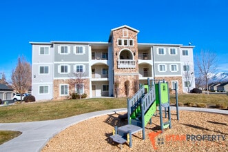 1807 N Crest Rd in Saratoga Springs, UT - Building Photo - Building Photo