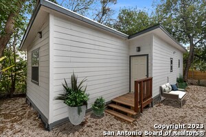 212 Mclane St in San Antonio, TX - Building Photo