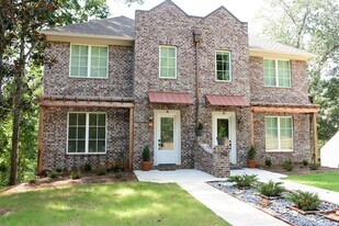 204 Elm St in Oxford, MS - Building Photo