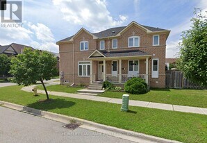 10 Hunters Corners in Markham, ON - Building Photo