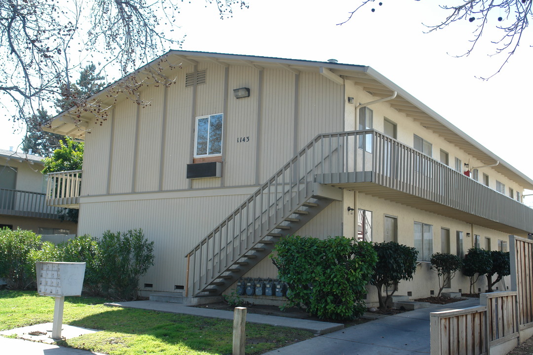 1143 Roewill Dr in San Jose, CA - Building Photo