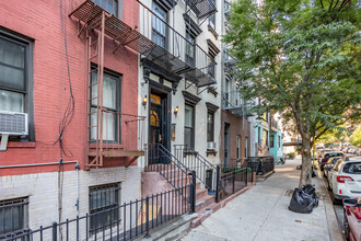 228 E 75th St in New York, NY - Building Photo - Building Photo