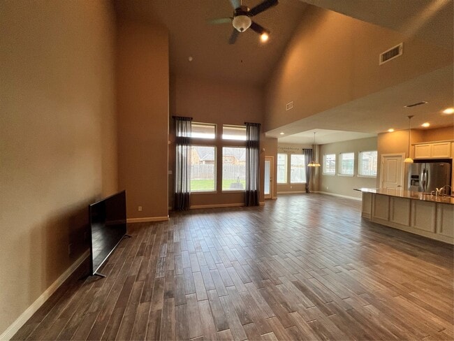 3318 Suffolk Creek Ln