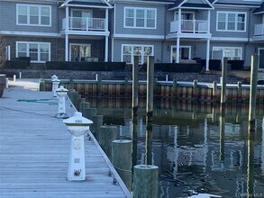 16 Nicole Ct in Copiague, NY - Building Photo - Building Photo